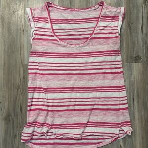 Gap size XS chest is 16, length is 23 Pink and white striped casual top #stripes